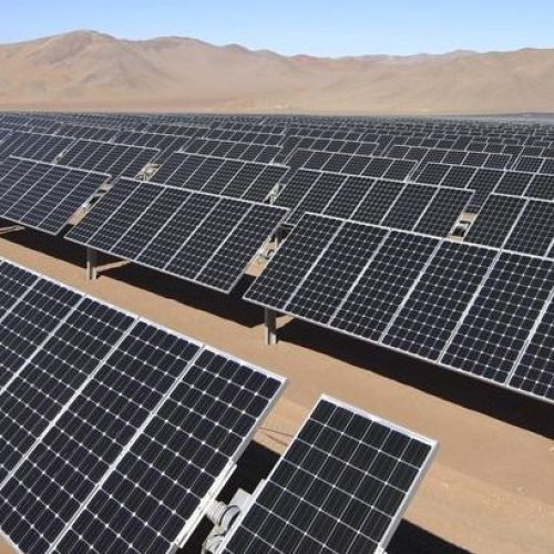 Stargate Opta por Energia Solar e Baterias para Alimentar Mega Projeto de IA Avaliado em $100 Bilhões