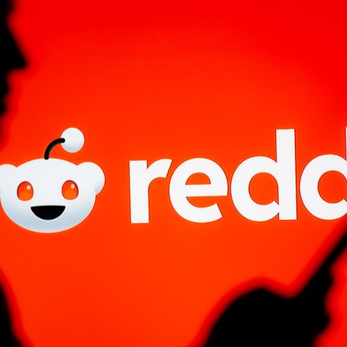 Reddit revela experimento secreto com IA que manipulou usuários sem consentimento