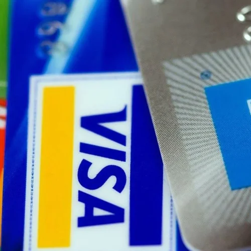Visa e Mastercard liberam cartões para agentes de IA realizarem compras em nome dos usuários