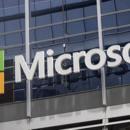 Microsoft Desenvolve Modelos de IA Próprios para Reduzir Dependência da OpenAI
