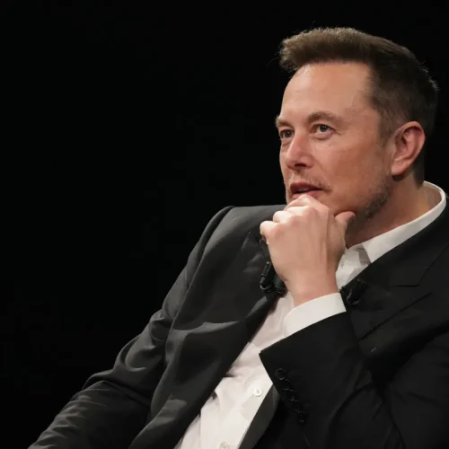 xAI de Elon Musk Busca Captação de US$ 10 Bilhões, Elevando Avaliação para US$ 75 Bilhões