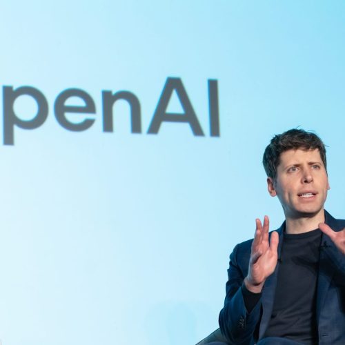 Sam Altman Admite Que Problemas de Capacidade Vão Atrasar Novos Lançamentos da OpenAI