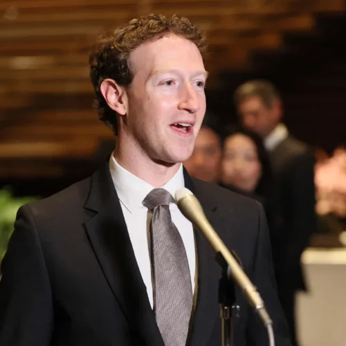Agentes de IA Alcançarão Nível de Engenheiros de Software Intermediários em 2025, Diz Zuckerberg
